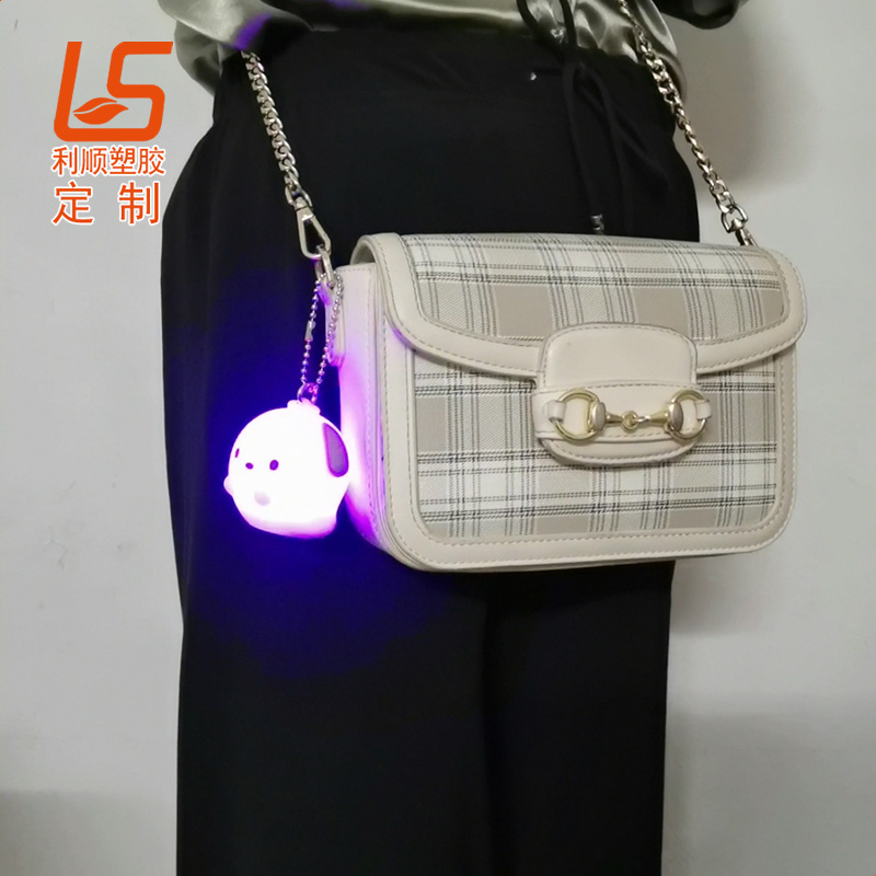 硅膠禮品的分類(lèi)有哪些?有什么優(yōu)勢(shì)特點(diǎn)?